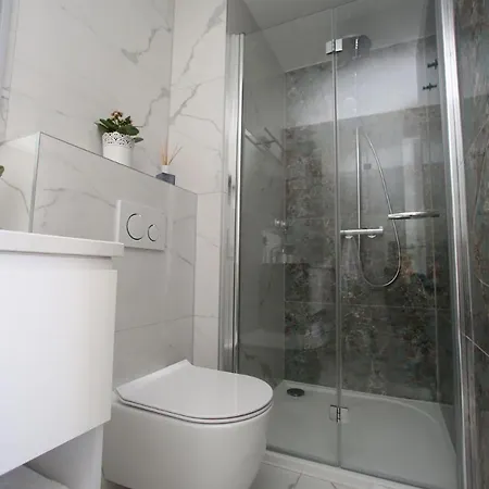 Premier Laguna Apartment *