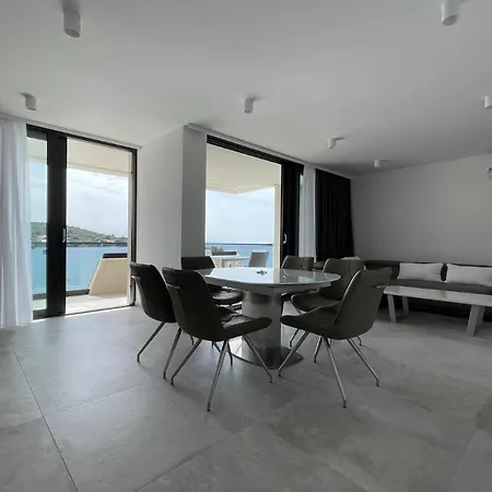 Premier Laguna Apartman